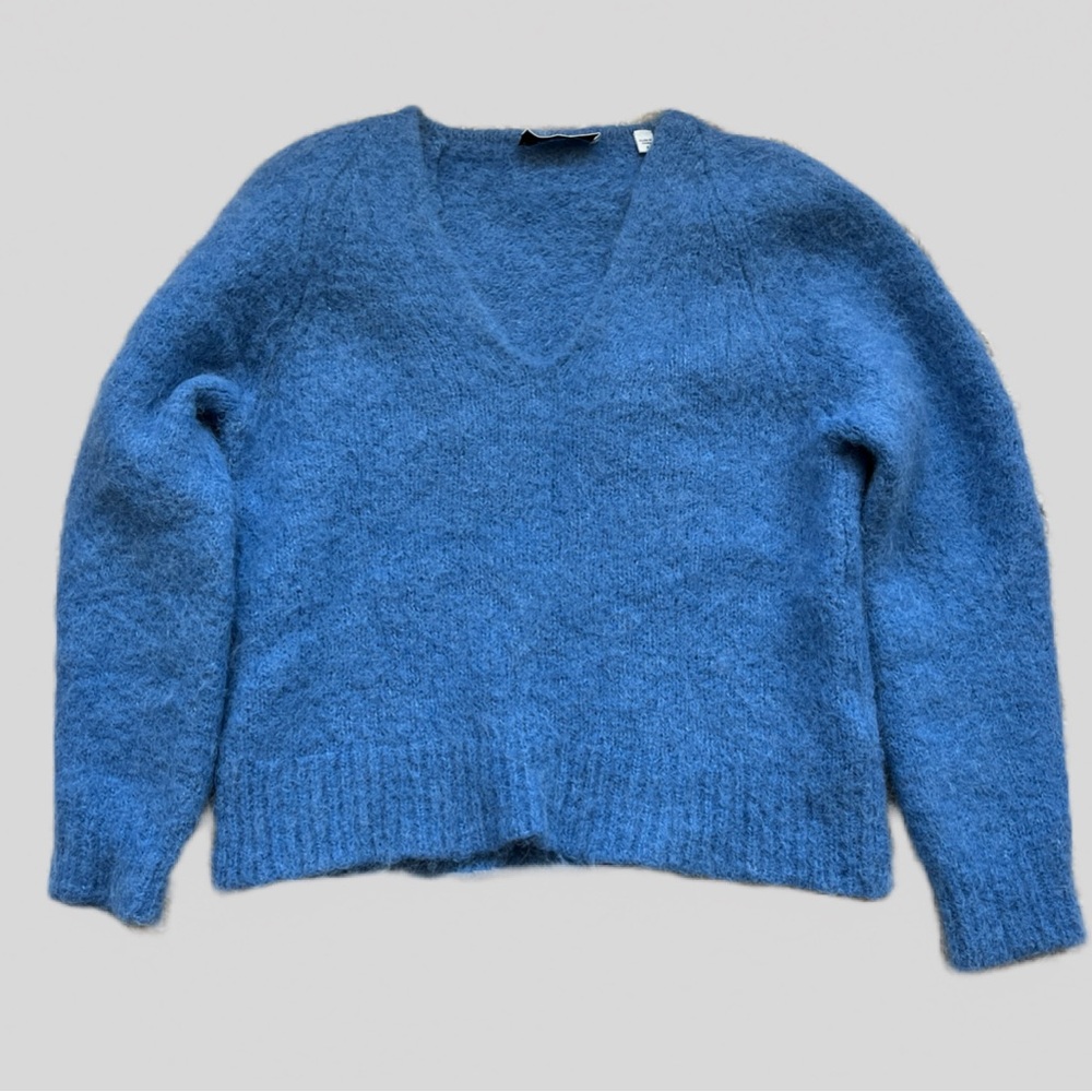 Blue V-Neck Women's Sweater Size Small
